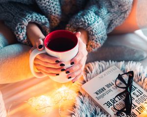 Preview wallpaper coffee, mug, hands, garland, comfort, mood