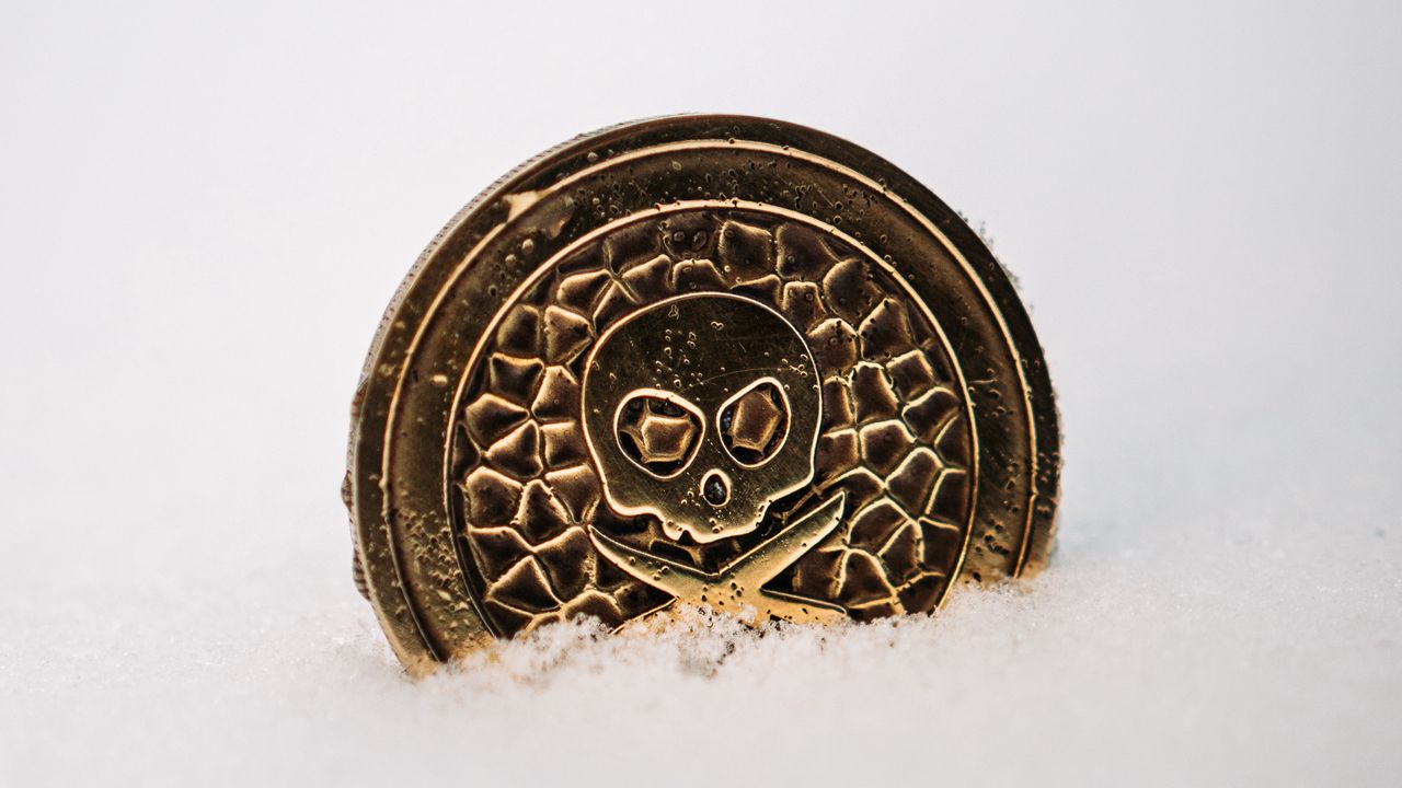 Wallpaper coin, skull, pirate, snow, winter