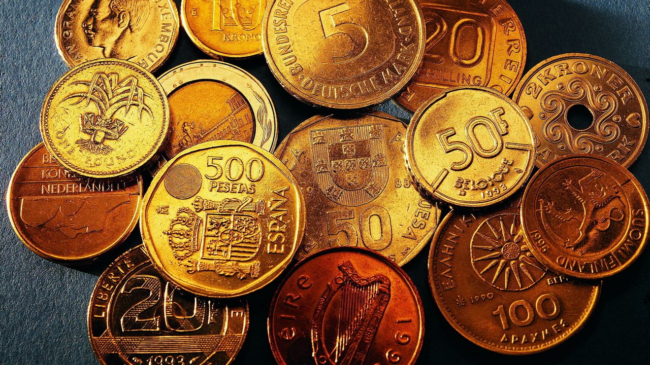 Wallpaper coins, different, denomination, date, money