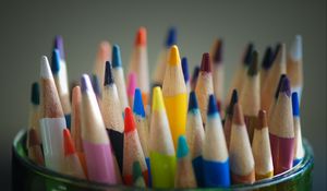 Preview wallpaper colored pencils, sharpened, set