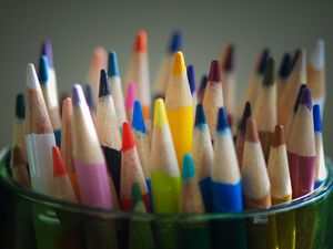 Preview wallpaper colored pencils, sharpened, set