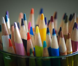 Preview wallpaper colored pencils, sharpened, set