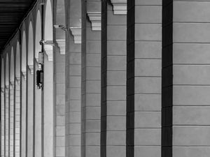 Preview wallpaper columns, architecture, bw, light