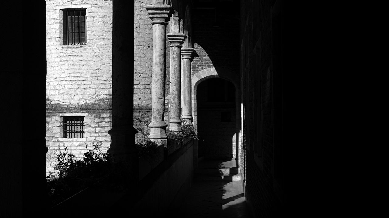 Wallpaper columns, tunnel, architecture, dark