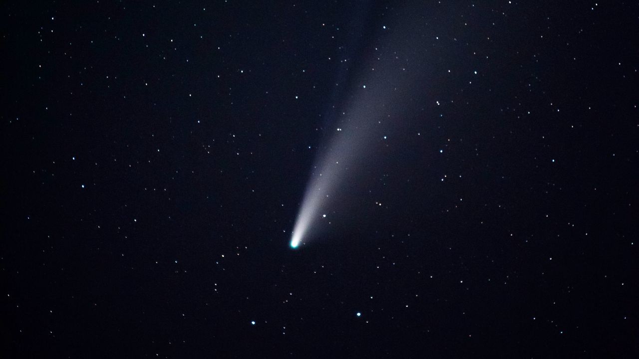 Wallpaper comet, meteorite, starry sky, sky, glow