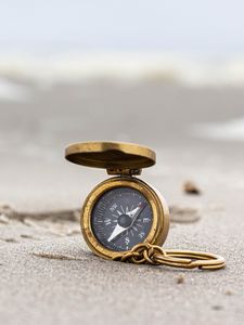 Preview wallpaper compass, beach, sand