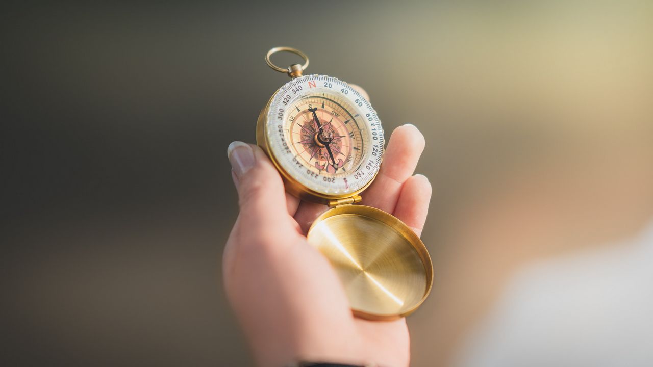 Wallpaper compass, travel, hand, fingers, focus