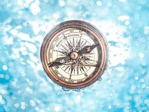 Preview wallpaper compass, water, underwater, dive