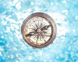 Preview wallpaper compass, water, underwater, dive