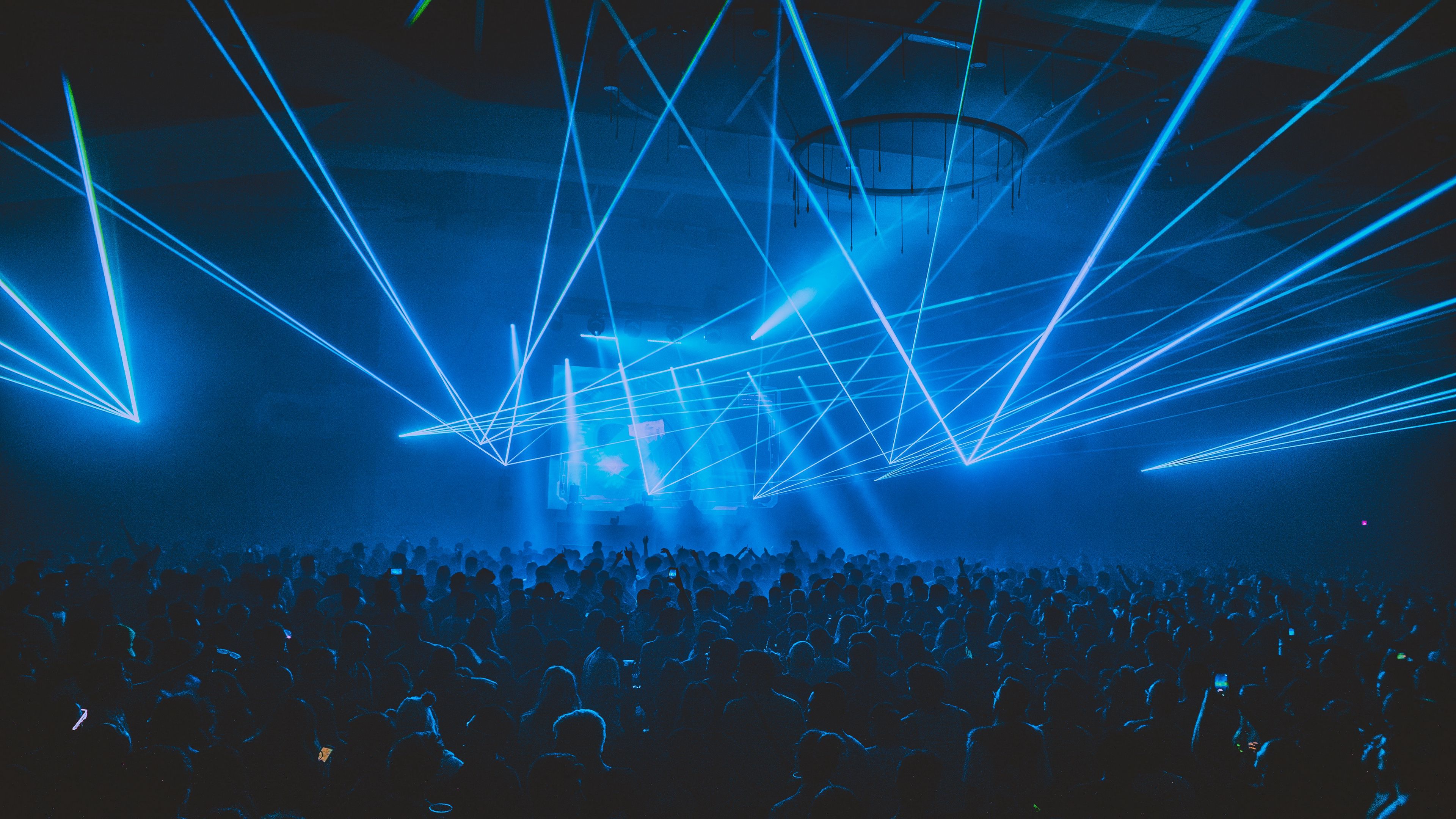 Download wallpaper 3840x2160 concert, crowd, people, light, laser, party 4k  uhd 16:9 hd background