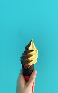 Preview wallpaper cone ice cream, ice cream, hand, background