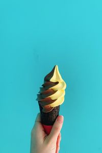 Preview wallpaper cone ice cream, ice cream, hand, background