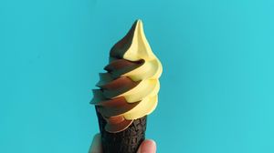 Preview wallpaper cone ice cream, ice cream, hand, background