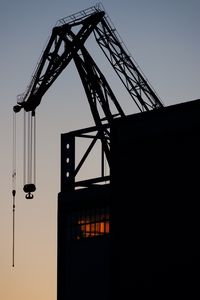 Preview wallpaper construction crane, building, silhouettes, dark