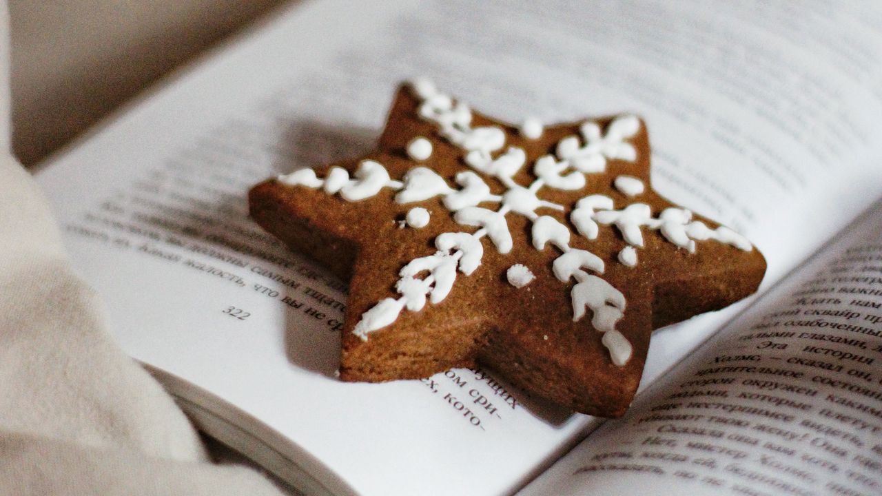 Wallpaper cookie, star, book