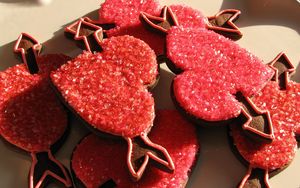 Preview wallpaper cookies, hearts, arrows, red