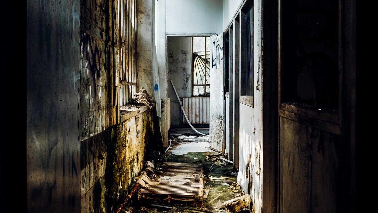 Wallpaper corridor, abandoned, ruins, creepy