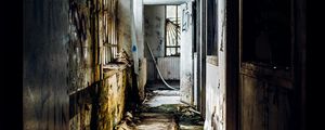 Preview wallpaper corridor, abandoned, ruins, creepy