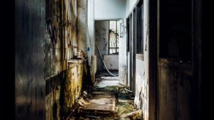 Preview wallpaper corridor, abandoned, ruins, creepy