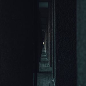 Preview wallpaper corridor, columns, dark
