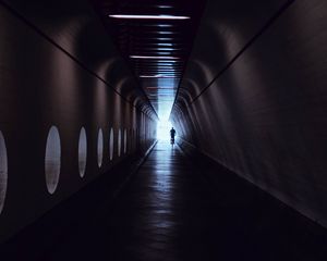 Preview wallpaper corridor, tunnel, dark, silhouette, light