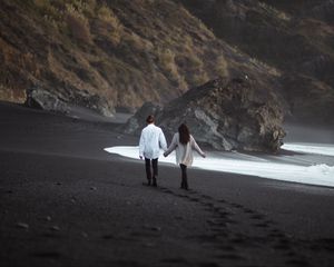 Preview wallpaper couple, beach, love, romance