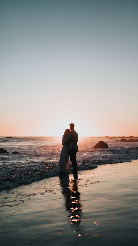 480x854 Wallpaper couple, beach, sunset, hugs, love