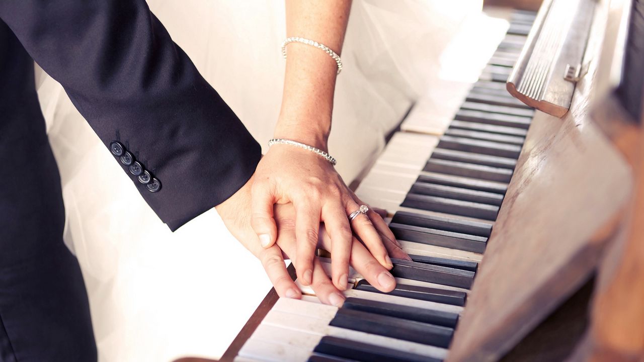 Wallpaper couple, hands, jewelry, wedding, piano, keys