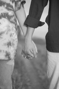 Preview wallpaper couple, hands, love, romance, black and white, bw