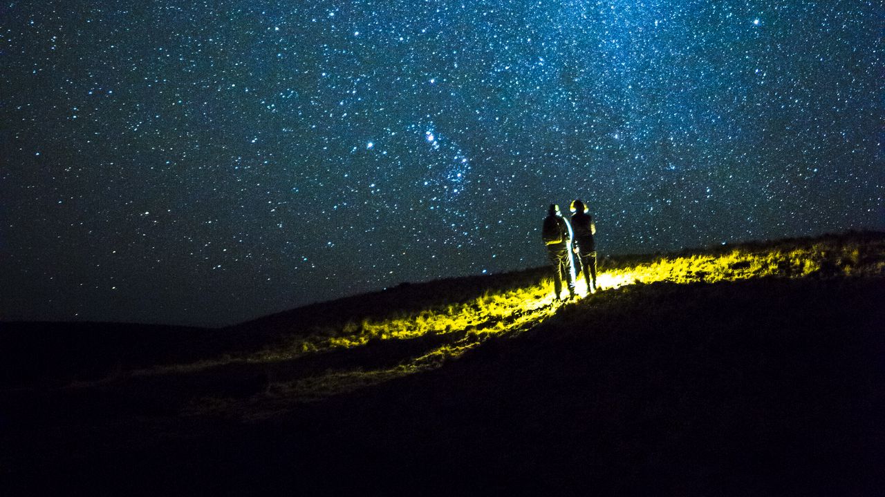 Wallpaper couple, hill, sky, stars, night, dark hd, picture, image