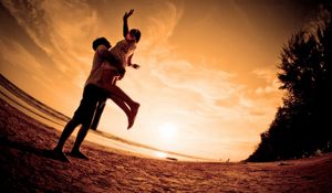 Preview wallpaper couple, hugging, joy, silhouettes, evening