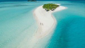 Preview wallpaper couple, island, aerial view, ocean, maldives, romance