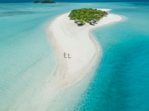 Preview wallpaper couple, island, aerial view, ocean, maldives, romance