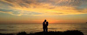 Preview wallpaper couple, kiss, romance, sunset