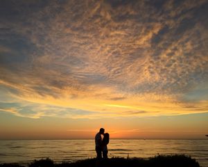Preview wallpaper couple, kiss, romance, sunset