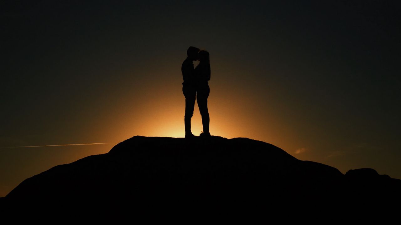 Wallpaper couple, kiss, silhouettes, love, night