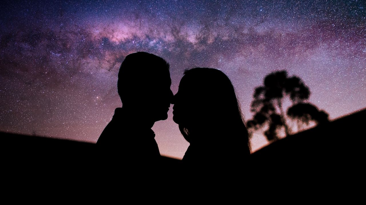Wallpaper couple, kiss, starry sky, love, tenderness, romance