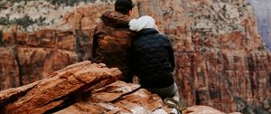 Preview wallpaper couple, love, canyon, travel