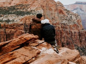 Preview wallpaper couple, love, canyon, travel