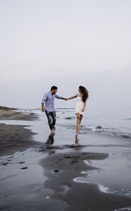 Preview wallpaper couple, love, walk, sea, happiness