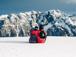 Preview wallpaper couple, mountains, travel, sport