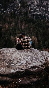 Preview wallpaper couple, rocks, mountains, top, love