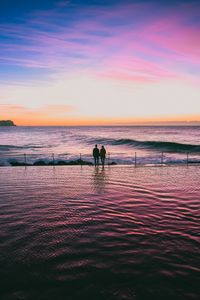 Preview wallpaper couple, sea, sunset, surf