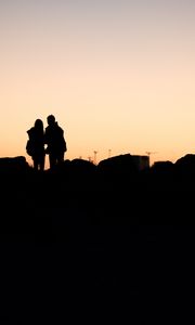 Preview wallpaper couple, silhouettes, dark, outlines, twilight