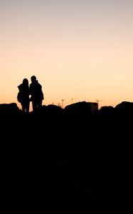 Preview wallpaper couple, silhouettes, dark, outlines, twilight