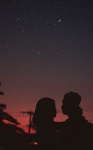 Preview wallpaper couple, silhouettes, hugs, night, starry sky