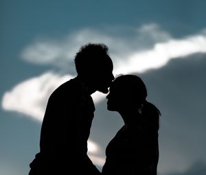 Preview wallpaper couple, silhouettes, kiss, love, dark