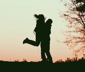 Preview wallpaper couple, silhouettes, love, hugs
