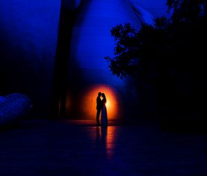 Preview wallpaper couple, silhouettes, love, romance, night