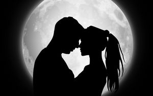 Preview wallpaper couple, silhouettes, moon, love